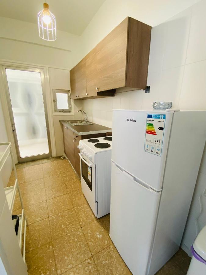 Simple One Bedroom Flat In Engomi Exteriör bild