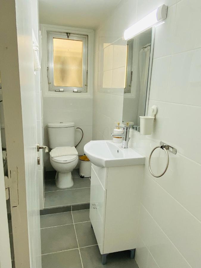 Simple One Bedroom Flat In Engomi Exteriör bild