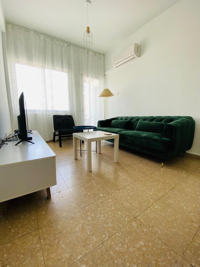 Simple One Bedroom Flat In Engomi Exteriör bild